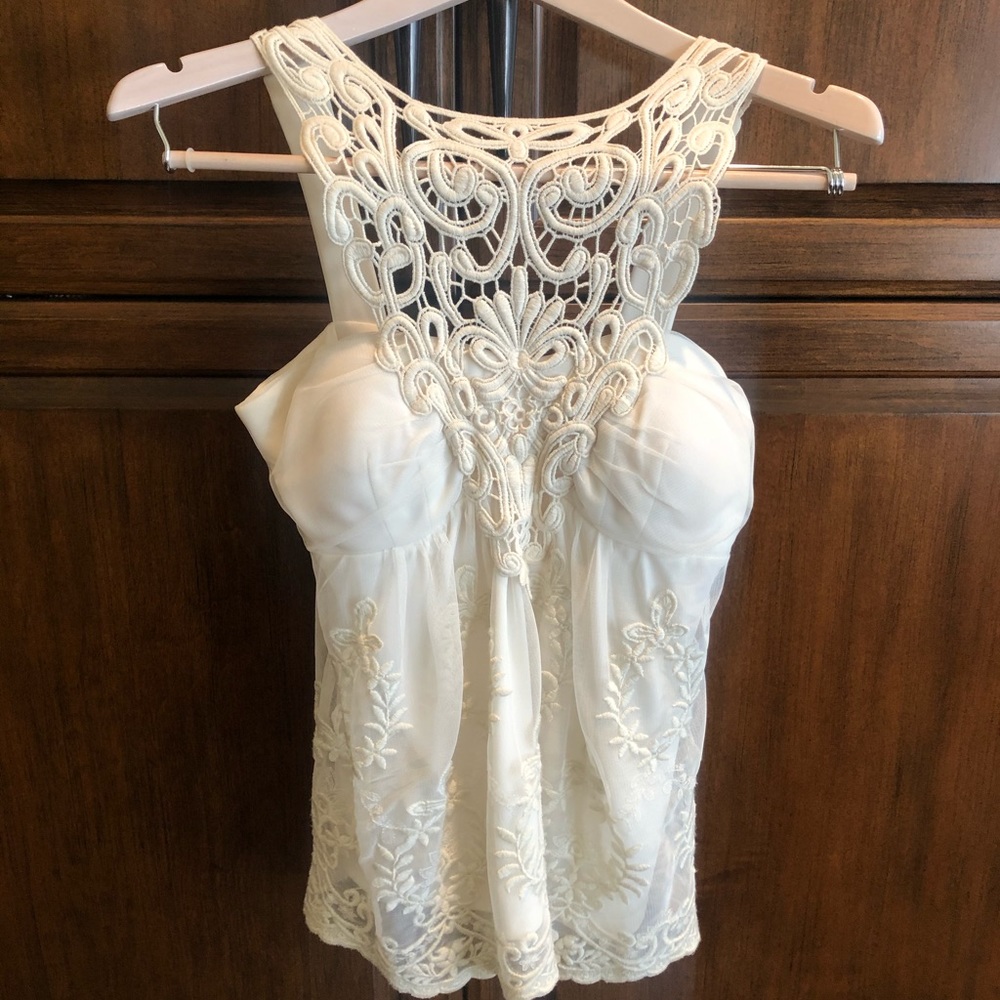 Boston Proper Lace Top with Appliqué Front